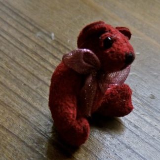 Miniatur-Teddy (Wildleder, colonial red). Handarbeit.