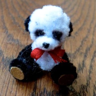 Miniaturteddy (Panda). Handarbeit/England.